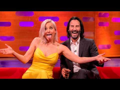 Nobody Breaks Celebrities Like Jennifer Lawrence 😂