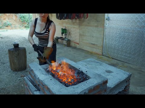 “Forging the Legendary Rambo Combat Knife from a Truck Axle! #Forging #knife making #knife forging