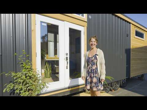 Stunning tiny home w/ ground floor bedroom & luxury quality