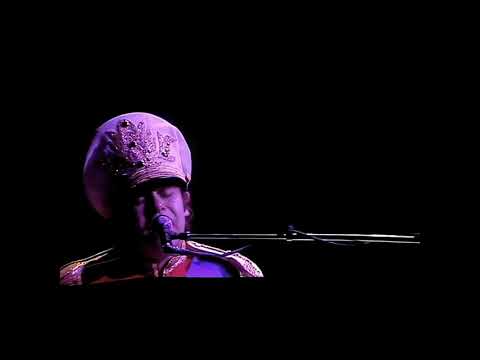 Elton John - Elton's Song - Live In London - December 24th 1982 (NEWLY FOUND FOOTAGE)