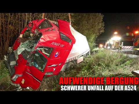 [BERGUNG VON ZWEI LASTWAGEN] - Schwerer LKW-Unfall auf der A524 ~ Sattelzug fuhr auf 7,5 Tonner auf