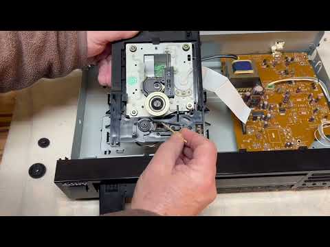 Fixing the Sony CP-497 by replacing the drive belt.