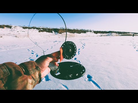 УШЛИ НОГИ ПОД ЛЕД. ПОПАЛИ НА РАЗДАЧУ ЩУКИ. РЫБАЛКА НА ЖЕРЛИЦЫ 2025.