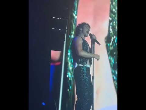 Benson Boone performing Mystical Magical at Lovin Life Music Festival! #bensonboone