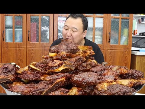 A Qiang's secret sauce braised beef bones 💥 thick sauce coated with juicy meat.