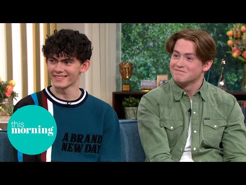 Stars Of Hit Netflix Drama 'Heartstopper' Kit Connor & Joe Locke On Making Olivia Colman Cry | TM