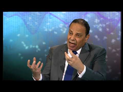 بلا قيود: مع الروائي والاديب المصري علاء الأسواني