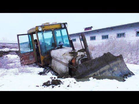 They drowned the DT 75 tractor in manure!