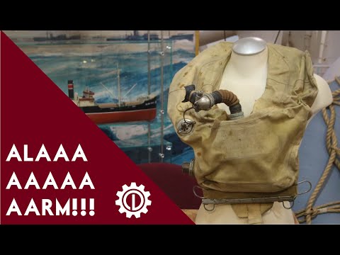 Tauchretter: Escaping a Sinking Submarine