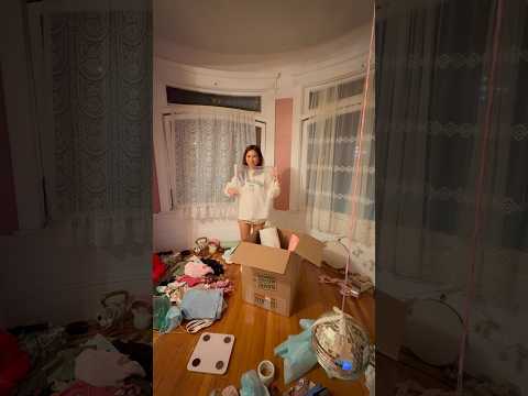 weight limit is 23kg.. i'm using this box as a check in lmfao #movingabroad