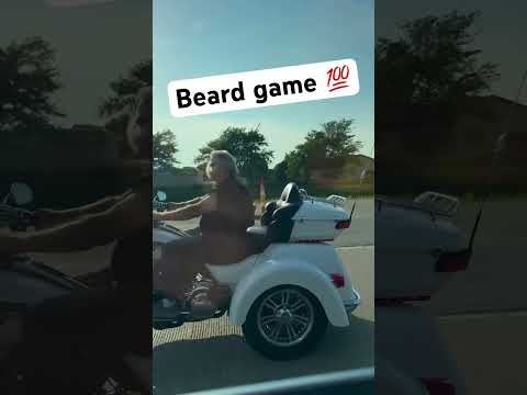 The wind in my beard is all i need.💨 🧔‍♂️#motorcycle #cruiselife #harleydavidson