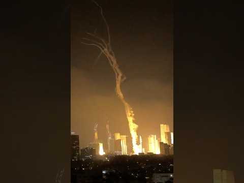 Tel Aviv Hit by Iranian Missiles in Retaliation for Israeli Attack
