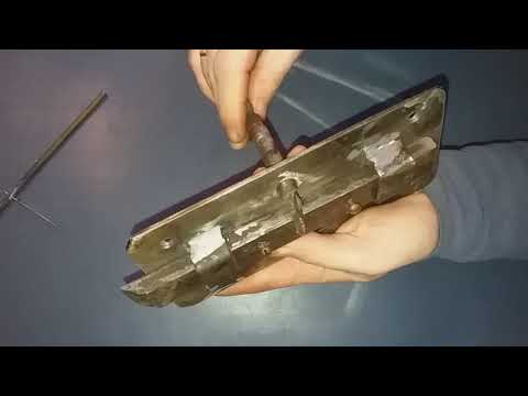 A RIM LOCK THAT CANNOT BE OPENED WITH WIRE