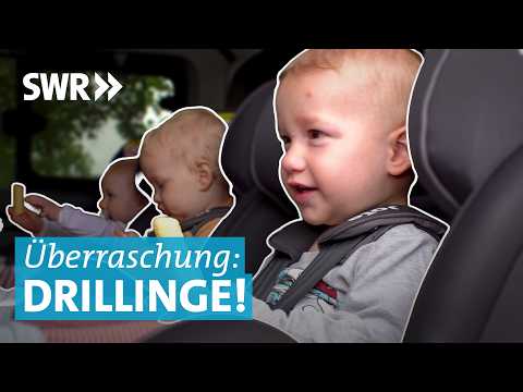 Große Familie - Eltern, Geschwister, Oma, Au Pair kümmern sich um Drillinge