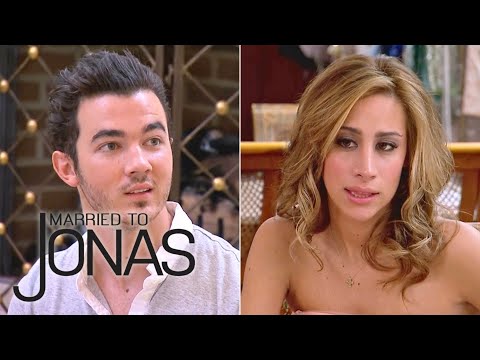 Full Episode: Prom Night with the In-Laws (S1E2) | Married to Jonas | E!