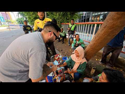 Buying EVERYTHING from Street Vendors in Jakarta, Indonesia 🇮🇩