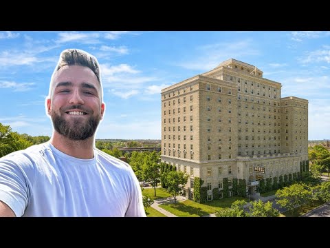I Stayed in Regina's Castle | Hotel Saskatchewan
