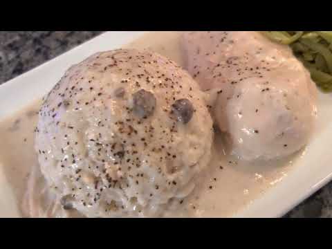 CREAM OF MUSHROOM CHICKEN WITH STEAMED RICE AND BUTTERED GREEN BEANS