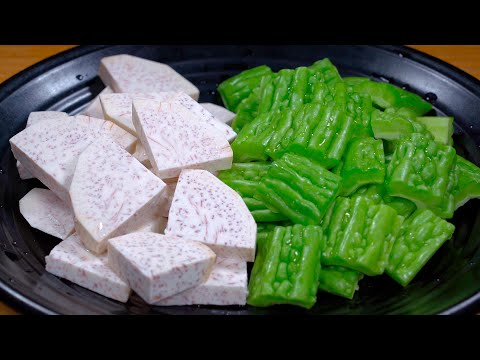 香芋和苦瓜是绝配,88岁农村老奶奶教我做法,出锅软糯咸香入味,比红烧肉还好吃,过瘾#like #cooking #food