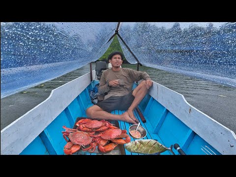 2 days and 1 night adventure hunting for giant carp and crabs, only to get caught in