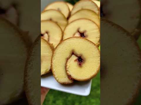 Resep kue gulung lembut berpori halus.