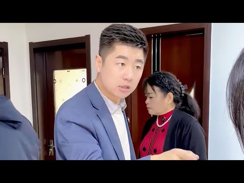 老头养三瞎胡闹，大妈捉奸把钱找回… | 正义之光 #为百姓办事 #正义的护航