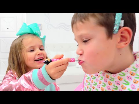 Katy and Max their surprises in Giant eggs