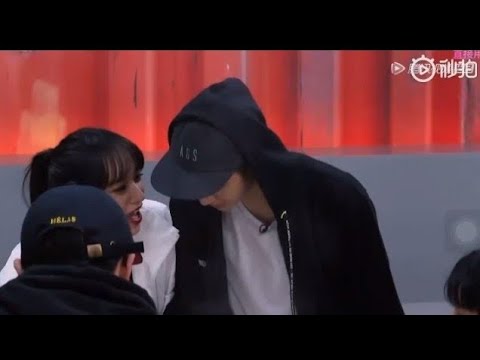 [博瀟𝙱𝚘𝚇𝚒𝚊𝚘] 王一博 Wang Yibo 程瀟 Cheng Xiao Sharing the same chopsticks🥢