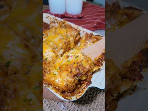 layer a LASAGNA with me 💕👩🏽🍳