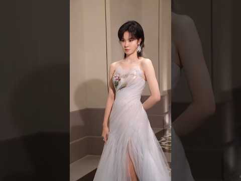 同意郁可唯最美的请呼吸！