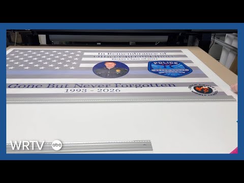 Beech Grove students honor fallen Officer Brian Elliott with a tribute banner