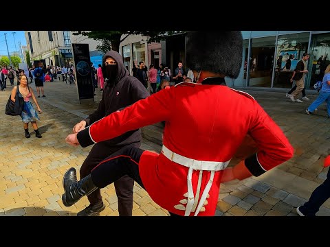Wenn die Königlichen Wachen Endlich Zurückschlagen!