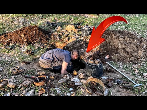 Wir graben ein TIEFES LOCH und finden UNGLAUBLICHES!! (Silber, Schatzsuche, Sondeln, Metalldetektor)