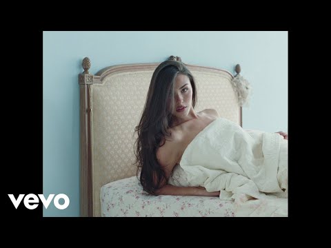Madison Beer - complexity (Official Visualizer)