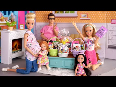 Barbie & Ken Doll Family Holiday Morning Routine