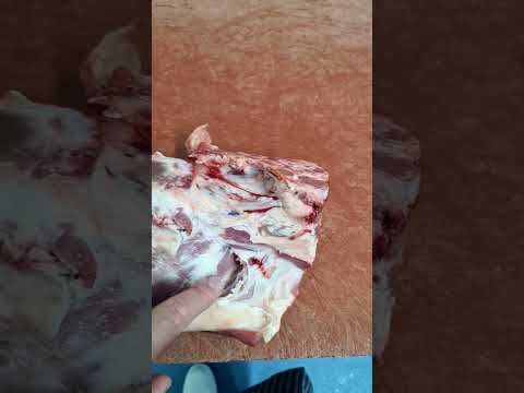 Removing a lamb chump with Franco