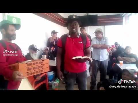 REGALANDO PIZZA 🍕🍕🍕 A LA PERSONAS QUE VIVEN EN LA CALLE ÁNGEL DE DIOS 👑