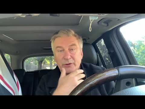 Alec Baldwin pays tribute to Sir Thomas Sean Connery. Watch video