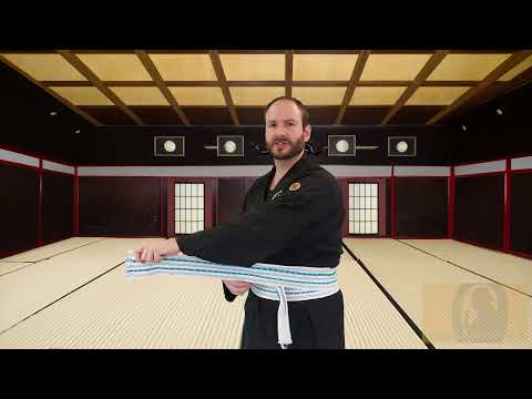 How to wear the Kaku Obi - Sherlock Investigates Japan #budo #martialarts #kendo #iaido #training