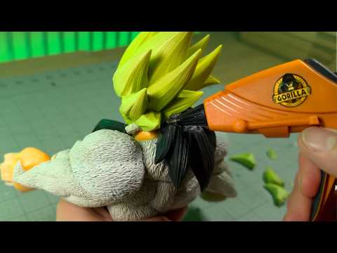 I made a DAIMA Super Saiyan 4 Broly Custom Figure!