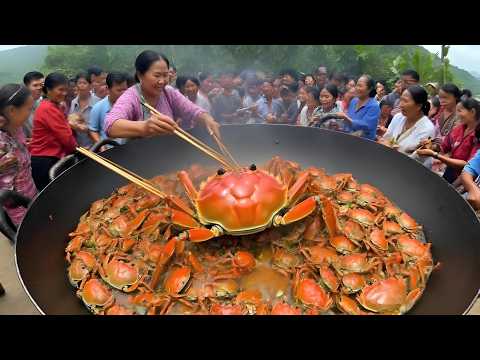 云南德宏中缅边境，88元一斤臭豆腐炒螃蟹，风味独特顾客排队抢着吃#麦总去哪吃