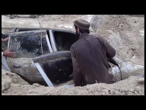 د ملا محمد عمر مجاهد موټر چې د ده د ملګرو له خوا  پټ کړای شوی و، له ځمکې څخه را بهر کړای شو.