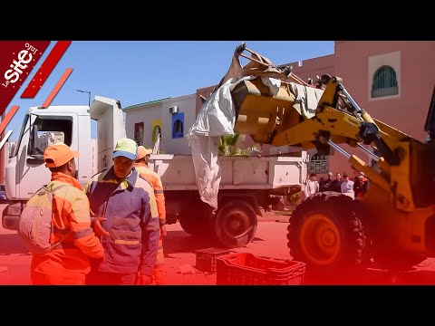 حملة قوية لتحريرالملك العام بمراكش.. جرافات تهدم واجهات المقاهي والمحلات التجارية الخارقة للقانون