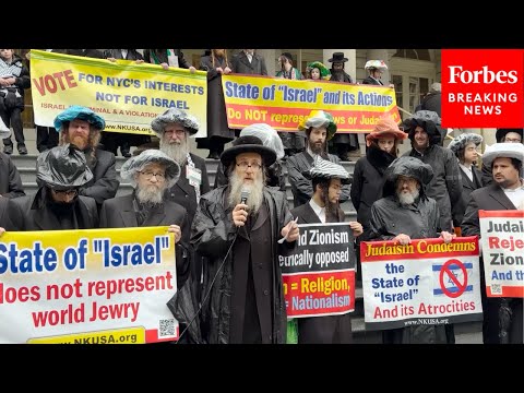 Orthodox Jews In New York City Defend Zohran Mamdani At Anti-Zionism Protest Outside City Hall