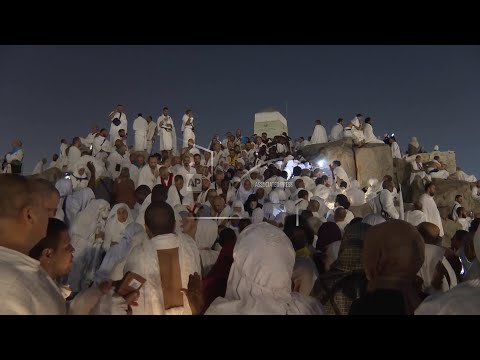 Muslim pilgrims arrive at Mount Arafat for daylong worship as Hajj reaches its peak