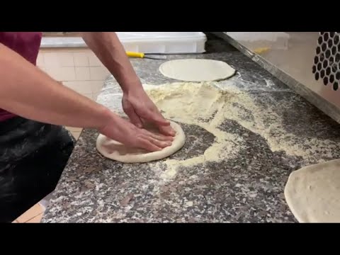 How to Roll Out Pizza "from Basic to Advanced" 😃🤙🍕
