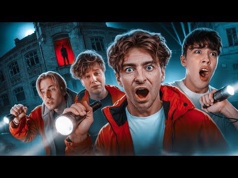 SCARYING A FRIEND IN A SCARY ABANDONED HOUSE! *Prank*