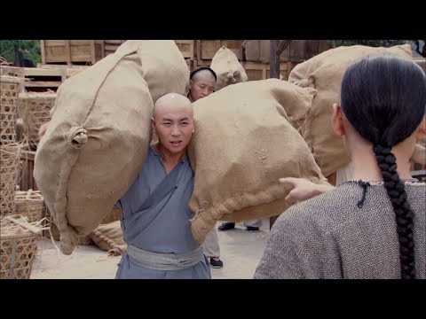 Kung Fu Film! Dockworkers conceal a youth with profound and mysterious martial arts!