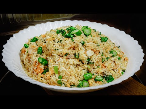 廣東話影片｜咸魚雞粒炒飯｜在家都能做好經典香港茶餐餐炒飯｜如何為咸魚除腥是關鍵，炒咸魚技巧｜如何計算炒飯油量，炒飯基本技巧，一片睇晒。