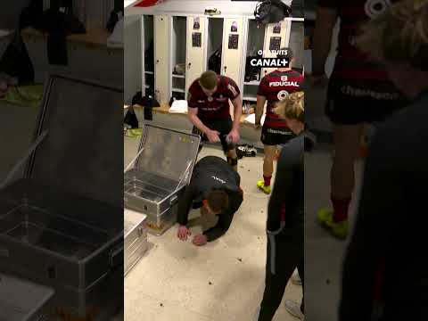 La superbe chute de Thomas Lacombre dans le vestiaire toulousain 😂 #rugby #sports #top14